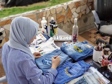 Inovasi Baru Pelukis Gaza, Manal Al Astal