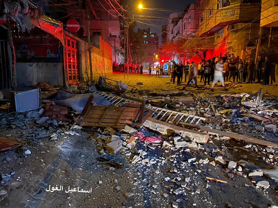 Zionis Serang Warga Palestina Dalam Bangunan Apartemen