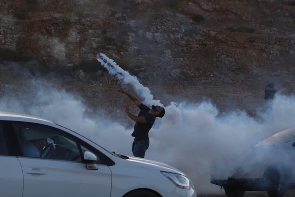 Tentara Zionis Melukai Seorang Warga Palestina dan Menawan Dua Orang di Tepi Barat