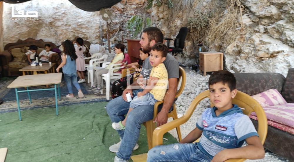 Keluarga Palestina Tinggal di Kemah Karena Tidak Memiliki Rumah