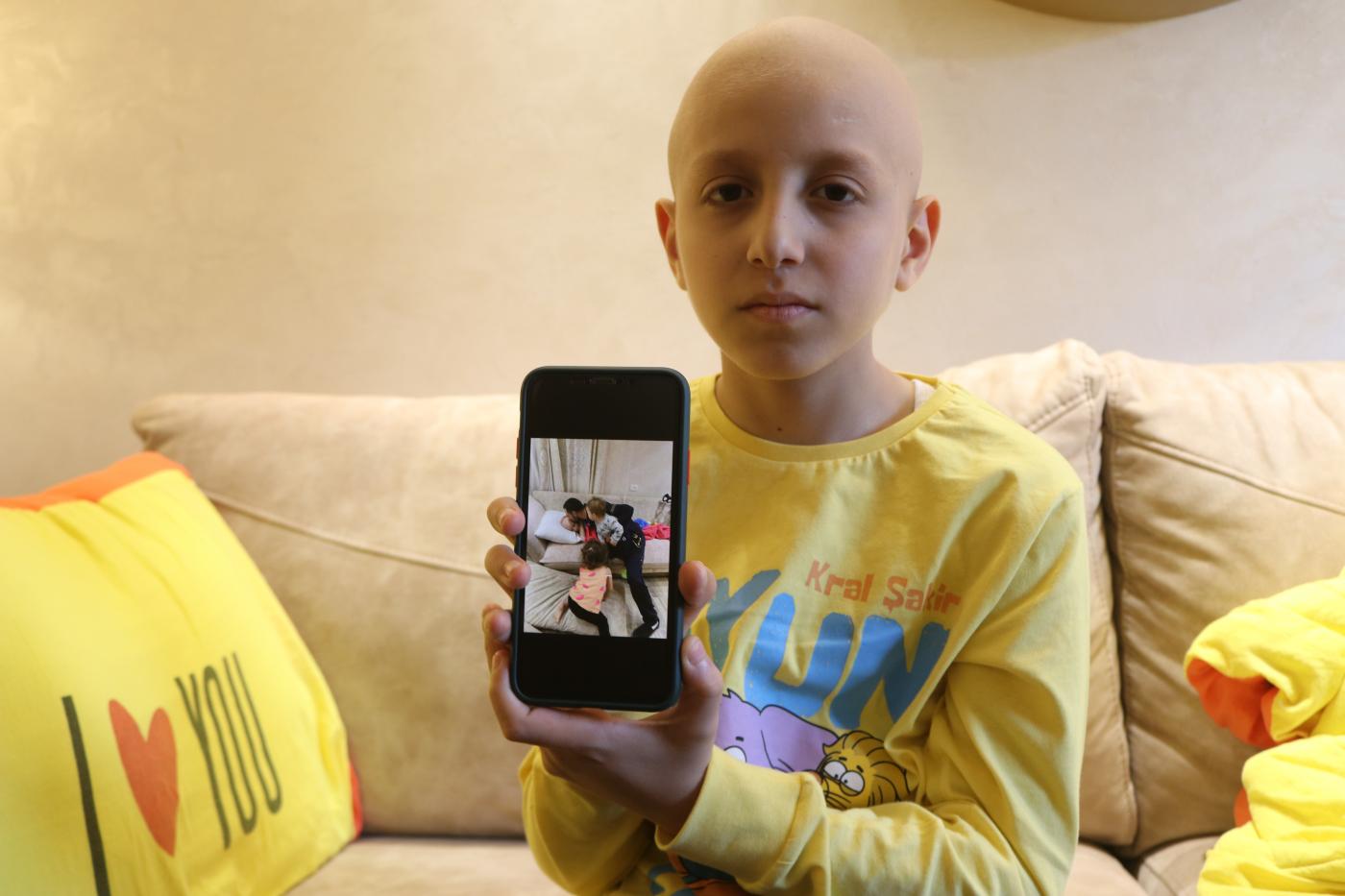 Tidak Ada Kemanusiaan atau Rasa Hormat: Zionis Menahan Ayah Palestina dari Anak Yang Terkena Kanker