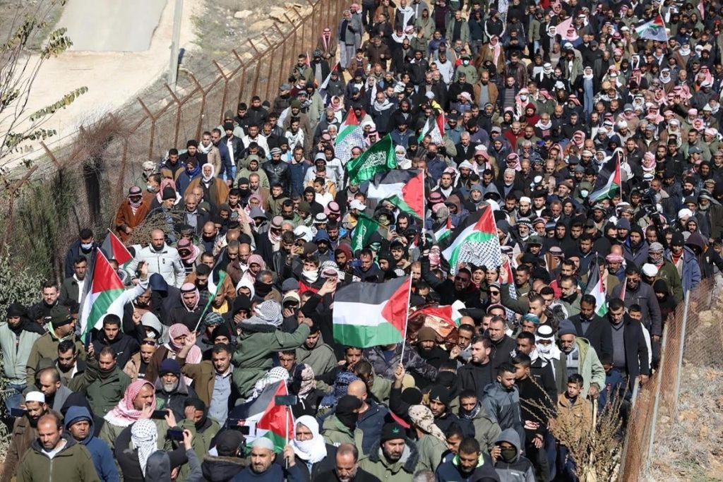 Ribuan Rakyat Palestina Mengiringi Proses Pemakaman Al-Haj Sulaiman Al-Hathalin