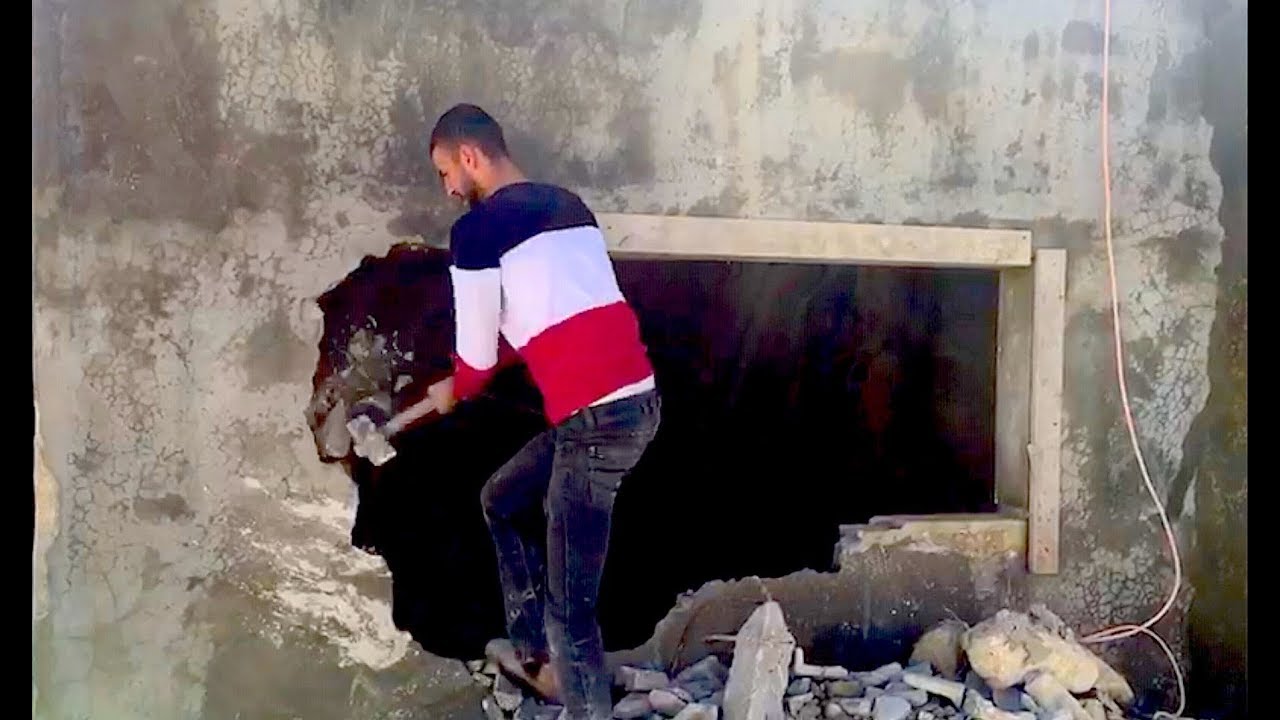 Keluarga di Al-Quds Dipaksa Menghancurkan Rumah Mereka oleh Pemerintah Israel