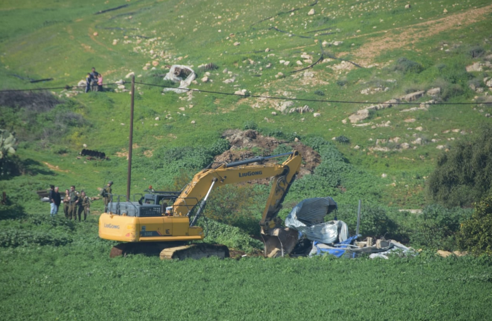 Pasukan Israel Menghancurkan Tangki Air Milik Warga Palestina di Nablus