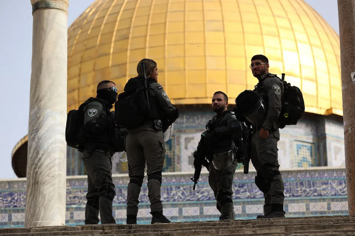 Israel Menangkap Penduduk karena Menunjukkan Solidaritas dengan Al-Aqsa