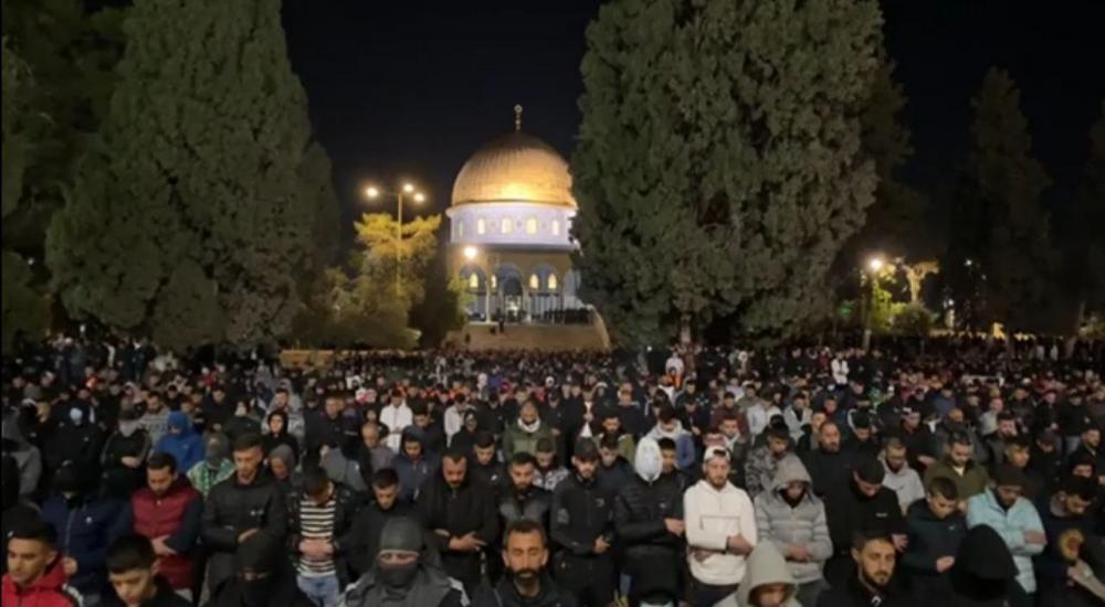 Ribuan Jemaah Melakukan Salat Subuh di Al-Aqsa untuk Menghadapi Serbuan Pemukim