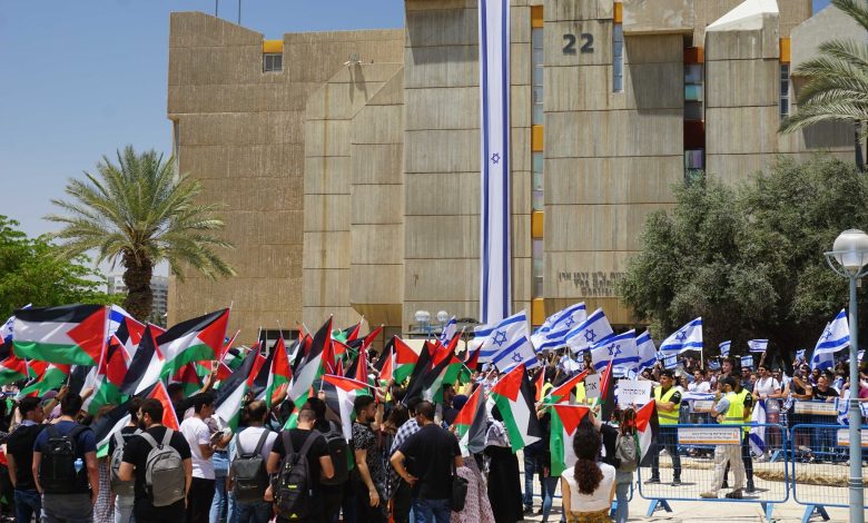 Zionis Israel Menyetujui RUU Larangan Pengibaran Bendera Palestina di Universitas