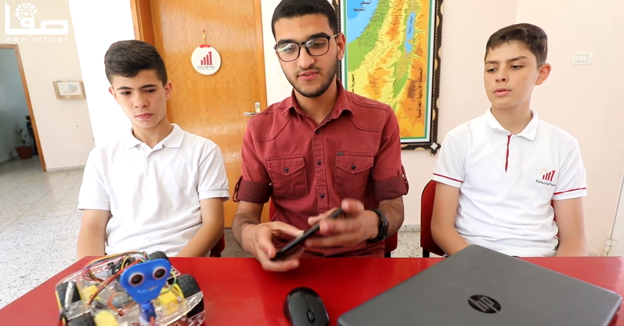 3 Siswa Gaza Ciptakan Robot untuk Membantu Orang Berkebutuhan Khusus