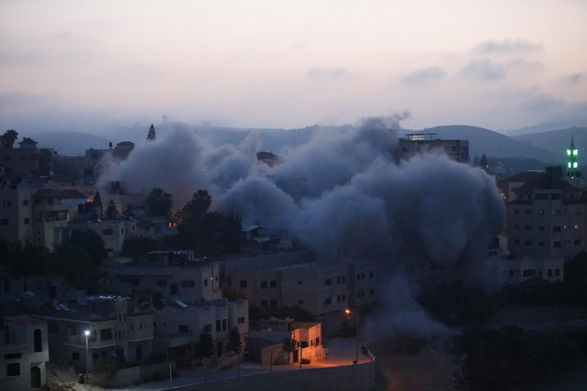 Pasukan Zionis Meledakkan Rumah Palestina di Jenin