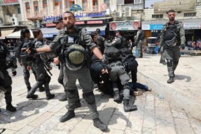 Zionis Menyerbu Desa di Tulkarem, Menurunkan Semua Bendera Palestina