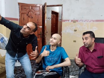Pelajar Palestina Berjuang Melawan Kanker demi Menggapai Mimpi