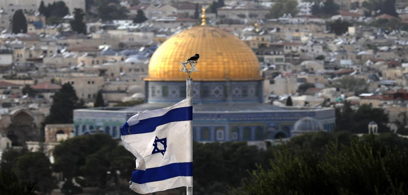 Kementerian kehakiman Israel mendaftarkan tanah Palestina di daerah Abu Thor serta situs Istana Umayyah yang berdekatan dengan dinding selatan Masjid al-Aqsa untuk permukiman ilegal Yahudi