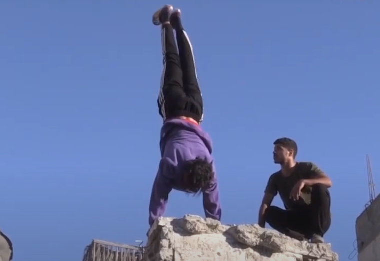 Di Tengah Reruntuhan Gaza, Anak-Anak Berlatih Parkour