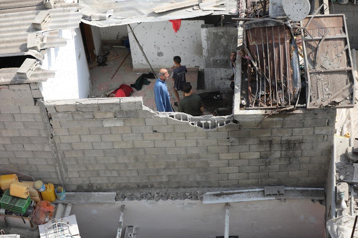 Israel Luncurkan Rudal, Dua Bangunan Hancur