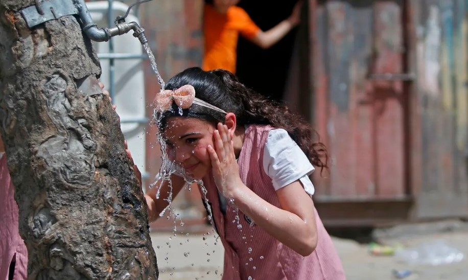 Penduduk Gaza Hadapi Gelombang Panas dan Pemadaman Listrik