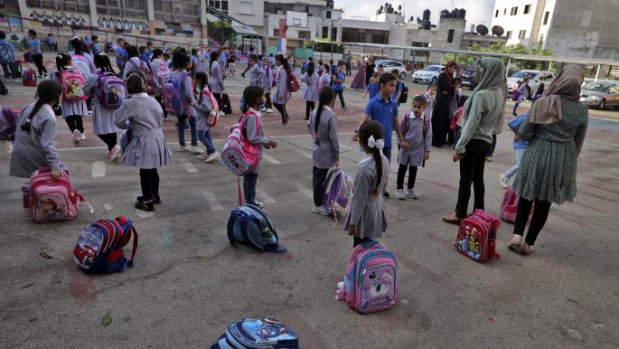 Seorang Ayah Tak Mampu Beli Peralatan Sekolah Anaknya