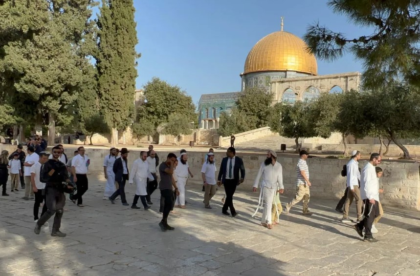 Rayakan Tahun Baru Ibrani, Pemukim Serbu Halaman Masjid Al-Aqsa