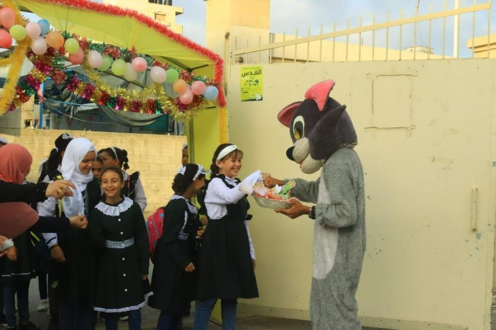 Siswa Gaza Mulai Tahun Ajaran Baru dengan Kegiatan Kreatif