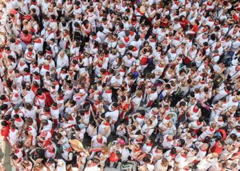 Mengapa Kerumunan Memicu Kematian?