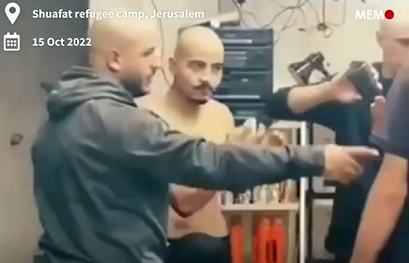 Warga Kamp Shuafat Mencukur Rambut untuk Membingungkan Israel