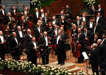 Kecam Pertunjukan Orkestra Israel, Warga Palestina di San Fransisco Lakukan Demonstrasi