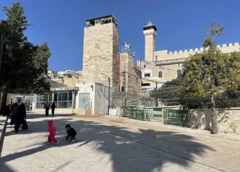 Rayakan Hanukkah, Pemukim Israel Nyalakan Lilin di Masjid Ibrahimi