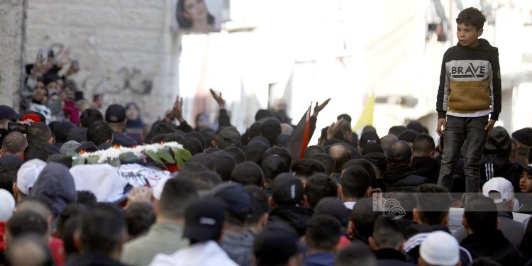 "Kami membutuhkanmu, Baba. Kami tidak dapat hidup tanpamu."