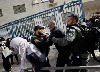 Israel Deportasi Jurnalis Italia dalam Penggrebekan di Tepi Barat