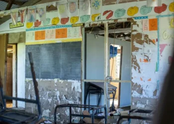 Satu Tahun Erupsi Gunung, Anak-Anak di Tonga Masih Takut