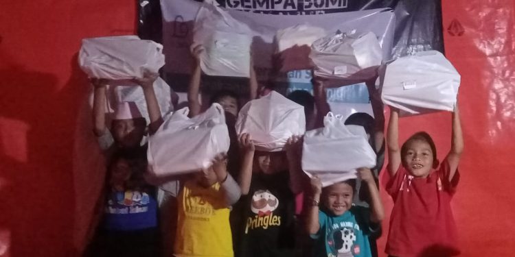 Bantu Anak Korban Gempa Cianjur, Adara Salurkan Bantuan Alat Tulis dan  Perlengkapan Sekolah