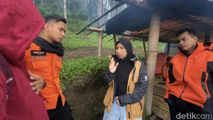 Gunung Marapi Sumbar Erupsi, Diperkirakan Lebih dari 40 Orang Masih di Puncak!