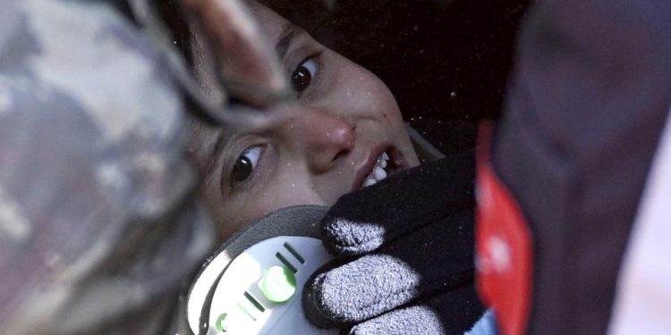 Ajaib! Bayi ini Selamat dari Reruntuhan Gempa di Turki-Suriah setelah Terjebak