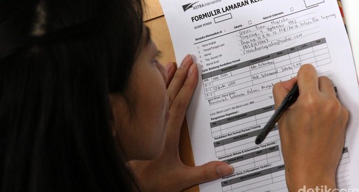 Angka Pengangguran Indonesia Meningkat Menjadi 8,42 Juta!