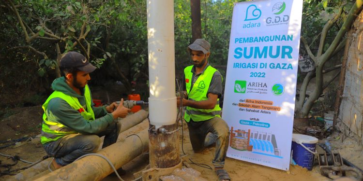 Adara Bersama Sekolah Alam Tangerang Bangun Sumur untuk Lahan Pertanian di Gaza Utara