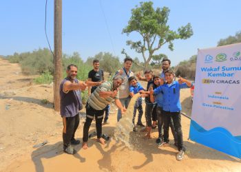 Adara Bersama Zein Ciracas Bangun Sumur Dekat Masjid Ummul Mukminin Aisyah, Gaza Timur