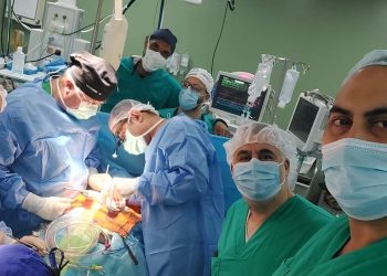 Ahli Bedah Jantung Dr. Asaad Haniyeh Lakukan 17 Operasi di Gaza