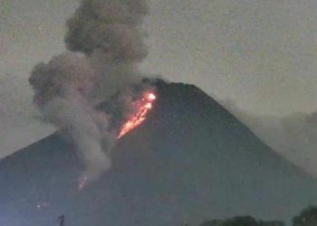 Pasca Erupsi, Gunung Merapi Gunung Merapi Keluarkan Guguran Lava 150 Kali Per Hari