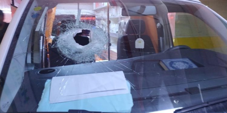 Pemukim Israel Bersenjata Menyerang Ambulans, Melukai Ibu Palestina di Nablus