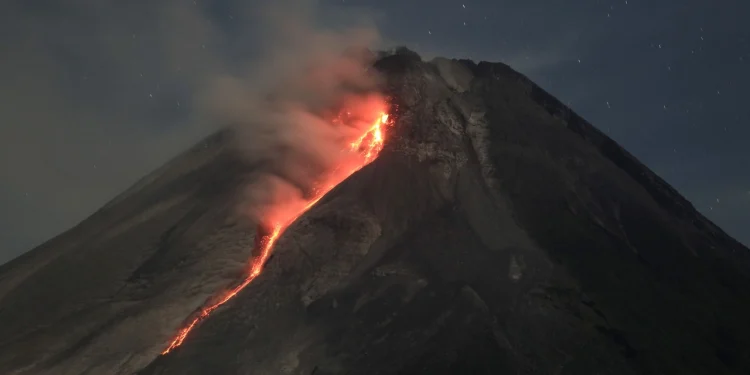 Siaga Tiga! Gunung Merapi Semburkan Awan Panas 60 Kali Lebih dalam Tiga Hari