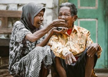 Wakaf Atas Nama Orang Tua, Bolehkah?