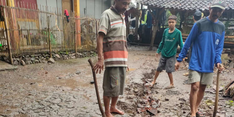Jelang Lebaran, Ratusan Warga Ponorogo Korban Tanah Bergerak Masih Mengungsi