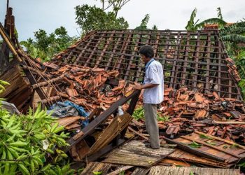 Ratusan Rumah Rusak Diterjang Puting Beliung di Purwakarta