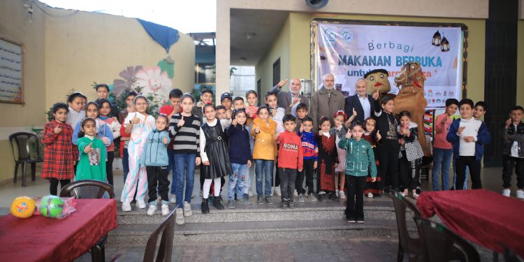 Buka Puasa Bersama Yatim Gaza Palestina