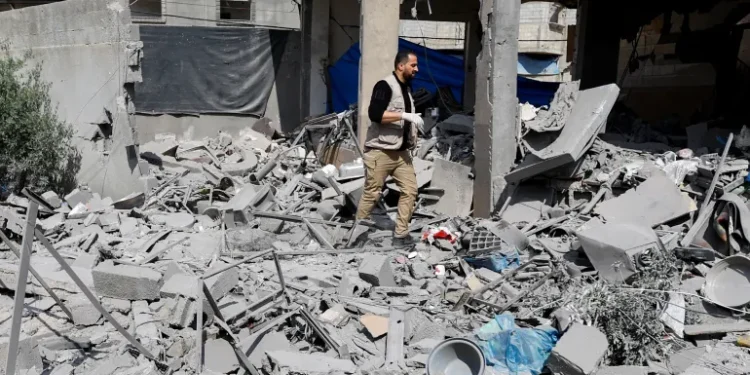 Israel Bombardir Gaza dengan Serangan Udara! 10 Penduduk Gaza Tewas, Termasuk Perempuan dan Anak-anak