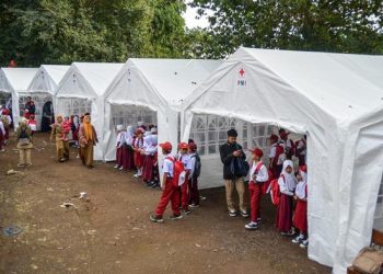 Masih ada Puluhan Sekolah Belum Diperbaiki, Ribuan Siswa Cianjur Belajar di mana?