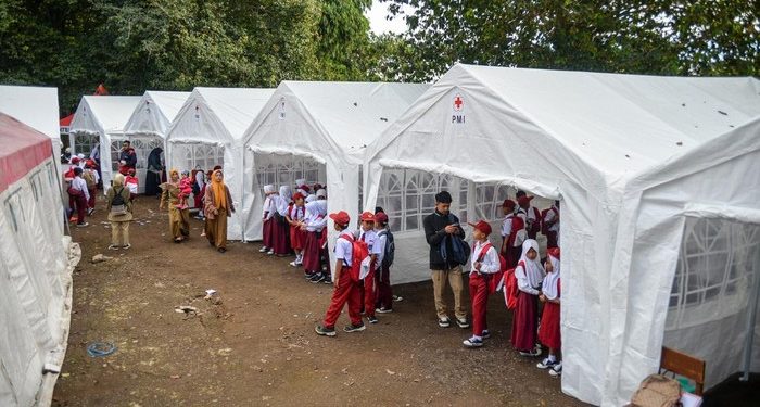 Masih ada Puluhan Sekolah Belum Diperbaiki, Ribuan Siswa Cianjur Belajar di mana?