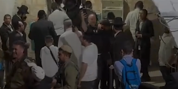 Pemukim ilegal dan Pasukan Israel Serbu Makam Yusuf, Dua Wanita Hamil Jadi Korban