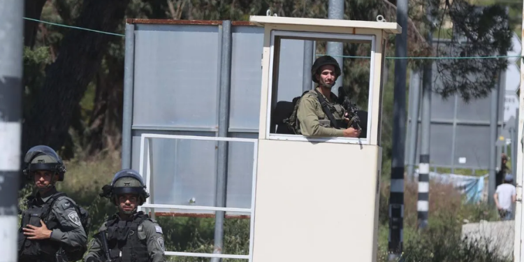 Israel Tangkap Anak Palestina dan Lansia di Tepi Barat