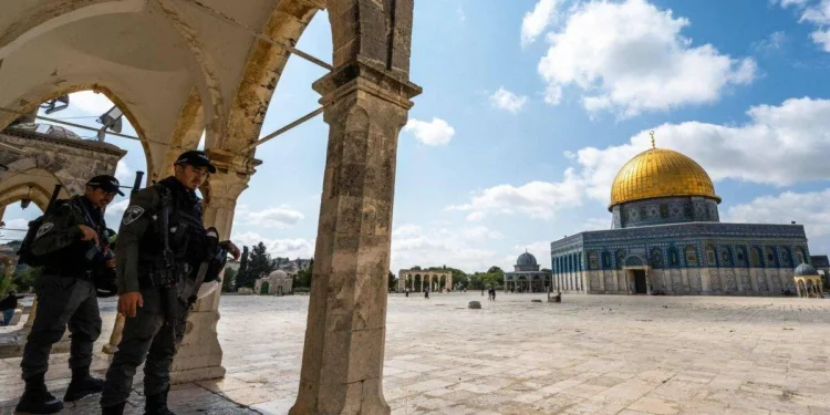Jelang Idul Adha, Pasukan Israel Menyerbu Al-Aqsa, Usir Jamaah Palestina