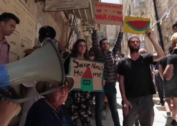 Terancam Pengusiran Paksa, Sejumlah Pengunjuk Rasa Berdemonstrasi untuk Mendukung Keluarga Sub-Laban